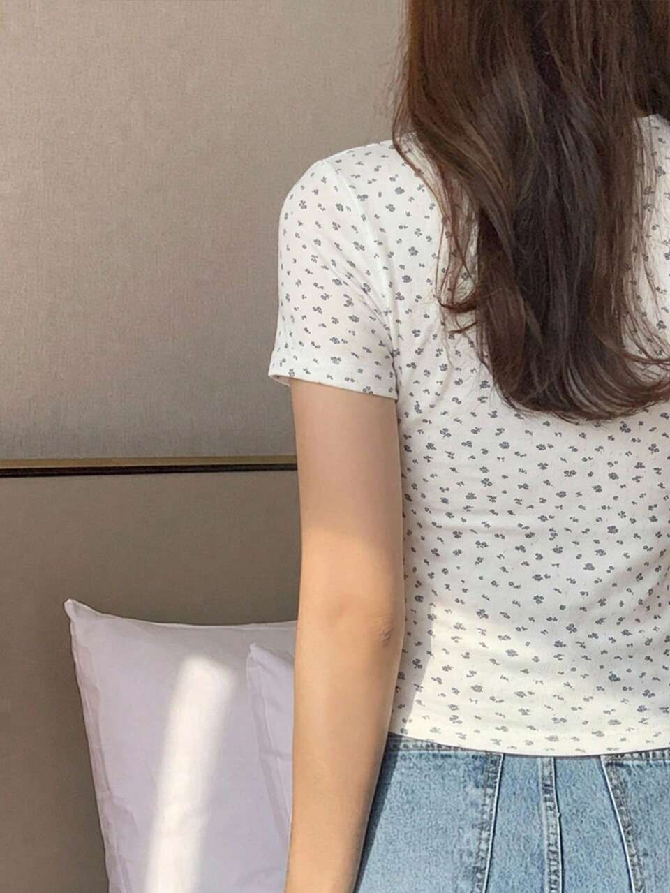 Women's Round Neck Solid Color Basic White Floral Short Sleeve T-Shirt, Spring/Summer Cute Top Date Everyday Cute
