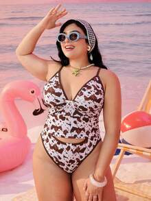 Swim Mod 大尺碼女款兩件式隨機幾何方格印花時尚度假日常極簡休閒顯瘦收腹保守蝴蝶結可調節粗肩帶高腰高衩三角比基尼泳衣 2026新款背心式 - 彩色 - 查看 3