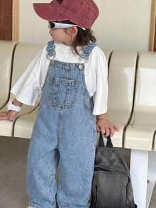 SHEIN Little Byeori 兒童小男孩休閒柔軟淺藍色牛仔寬鬆吊帶褲，夏季/秋季/冬季，男孩返校穿搭，幼兒連身褲，冬季牛仔褲 - 淺色水洗藍 - 查看 4