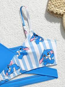 SHEIN Conjunto de 3 piezas de traje de baño para niña preadolescente, falda de malla, estampado de conejo lindo, estilo elegante y exquisito de dama, adecuado para playa de verano, piscina y juegos acuáticos - Azul - Ver 4