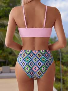 Swim Mod 女款春夏度假休閒性感純色粉色抹胸上衣與性感高腰隨機印花比基尼泳褲2件組 - 彩色 - 查看 2