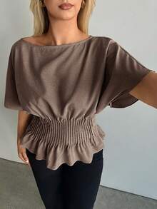 Auralis Blusa de mujer talla grande de cuello barco, manga corta de murciélago, bajo con volantes, unicolor - Marrón - Ver 4