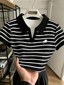 Rovax 美式馬術小Logo條紋印花T恤，女款短版對比色領 Polo 衫 - 黑色 - 查看 1