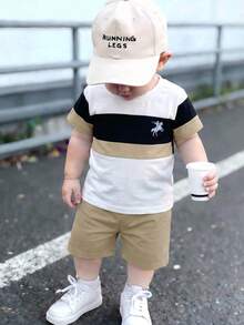 SHEIN Streecool Kids 小男孩配色拼接T恤短褲兩件套 - 卡其色 - View 1