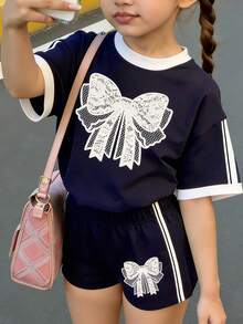 SHEIN 春夏少女休闲时尚创意个性清新可爱简约蕾丝蝴蝶结撞色图案印花休闲基础款短袖T恤和短裤套装，舒适日常穿着，适合春夏氛围穿搭。 - 彩色 - 查看 3