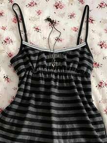 IslaSuriya Camisole Wanita Motif Garis Retro Kasual Musim Panas Gaya Y2K - Hitam - View 4