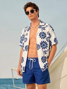 Manfinity VDAYZ Setelan Pantai Pria: Kemeja Lengan Pendek Motif Seluruh Permukaan dan Celana Pendek Saku Miring, Liburan - MultiWarna - View 3