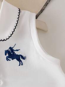 SHEIN Elladie kids 女童2件組學院風馬刺繡翻領荷葉邊刺繡領無袖背心上衣與寶藍色百褶裙，適合夏季返校季節 - 白色 - 查看 7
