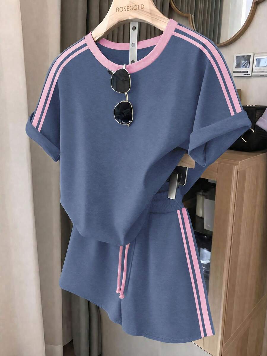 SHEIN Tween女孩2件組套裝 藍色針織休閒寬鬆版型 美式英文標語印花圓領短袖T恤與印花短褲,適合夏季街頭運動 - 霧霾藍 - 查看 1
