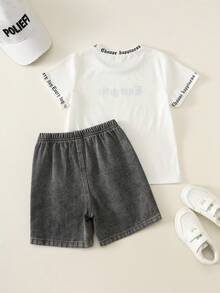 SHEIN 2件組男孩夏季休閒白色T恤與黑色牛仔短褲套裝，牛仔套裝，男孩套裝，T恤套裝，度假穿搭，夏季穿搭，畢業穿搭，校園穿搭 - 彩色 - 查看 3
