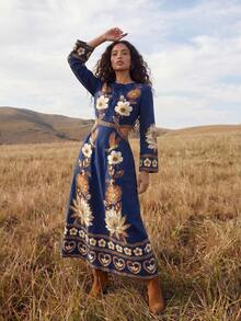 CAJUNI Elegant Winter Dress With Long Sleeves And A Waist Cutout, Floral Print - Multicolor - View 3