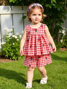 SHEIN Baby Girl Two Pieces Summer Round Neck Sleeveless Top And Red Shorts Set. - Red - View 3