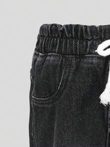 SHEIN 女童牛仔長褲，四季皆宜，簡約休閒風，黑色水洗牛仔，寬鬆大腿版型搭配鬆緊腰設計，舒適且穿脫方便，適合學校、戶外玩耍、暑假、家庭活動、派對與聚會 - 黑色 - 查看 6