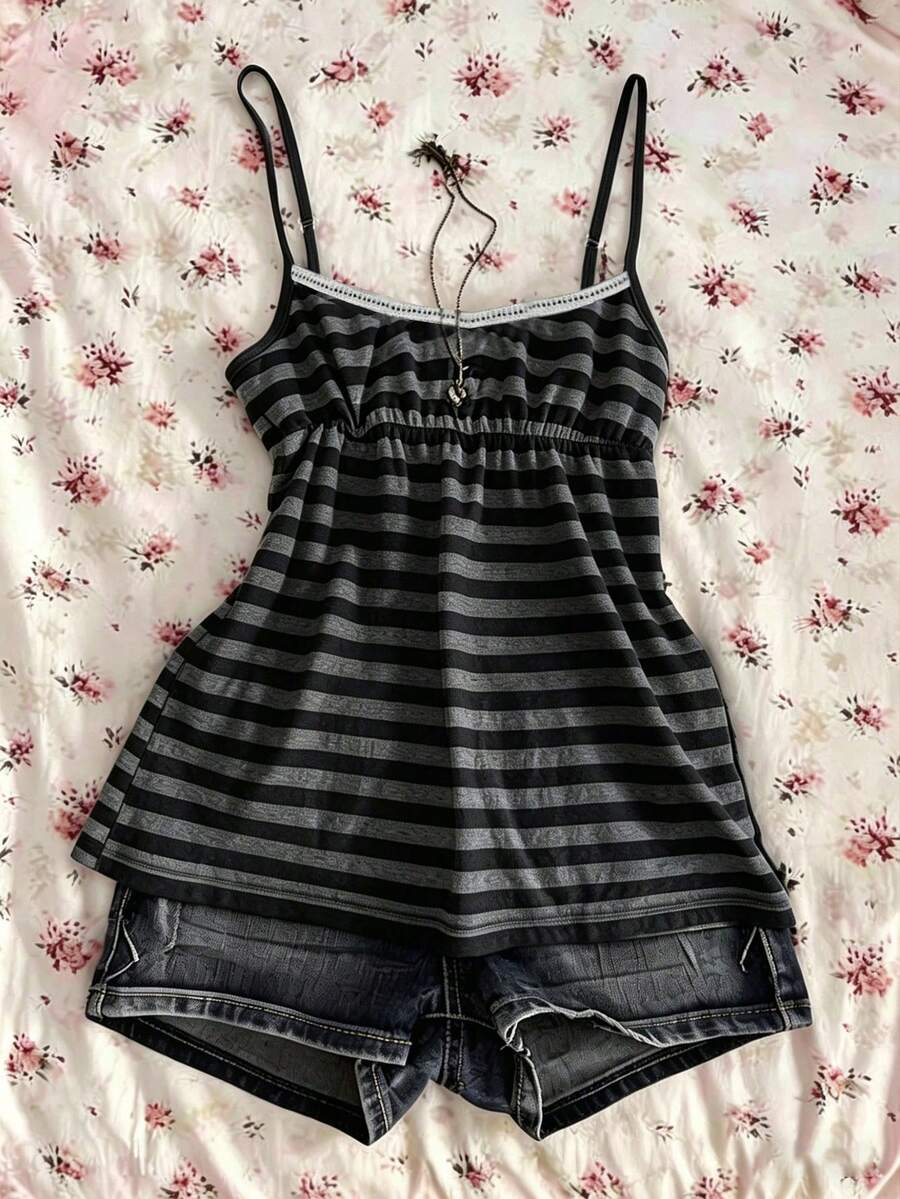 IslaSuriya Camisole Wanita Motif Garis Retro Kasual Musim Panas Gaya Y2K - Hitam - View 1