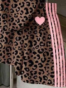 SHEIN Teen Girls' Deep Brown Leopard Print All-Over Pink Stripe Pink Heart Pattern Print Shorts Set, Casual All-Match Versatile, Suitable For Outings And Streetwear, Suitable For Spring, Summer, Autumn, Winter, All Seasons, Leopard Print And Stripe Suitable For Girls - Multicolor - View 5
