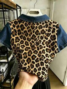 Resyla 女款假牛仔拼接 Polo 領 V 領修身短袖 T-Shirt 豹紋印花 - 彩色 - 查看 2