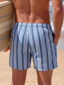 Manfinity KASUA Shorts de playa a rayas de colores contrastantes para hombres, vacaciones - Celeste - Ver 2