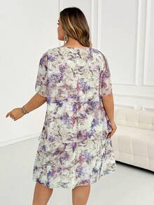 SHEIN CURVE+ 大尺碼女款花卉圖案圓領時尚洋裝，適合夏季度假 - 彩色 - 查看 2
