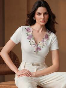 Anewsta Women's New Elegant French Romantic Floral Hollow-Out Embroidery Rhinestone V-Neck Short Sleeve Top, Summer - White - View 1