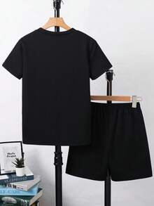 SHEIN 2件組兒童青少年男孩夏季休閒牛仔拼接黑色上衣 & 牛仔拼接短褲套裝，男孩服裝適合開學穿搭、校服、開學服裝 - 黑色 - 查看 6