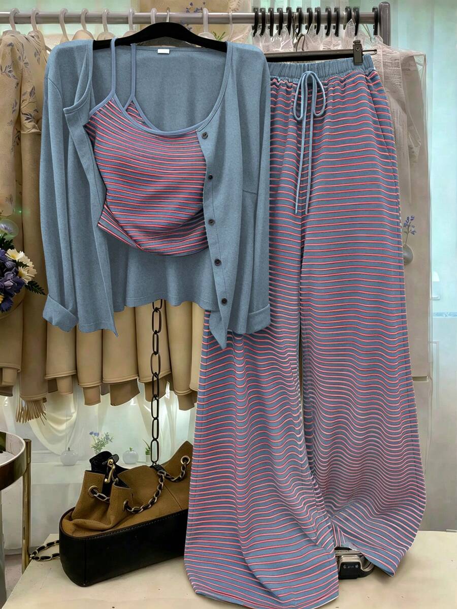 GlowEve CURVE 大尺碼素色針織開襟外套,前扣鈕扣設計,條紋飾邊,修身版型,抽繩細節,優雅休閒通勤日常外穿長褲 - 霧霾藍 - 查看 1