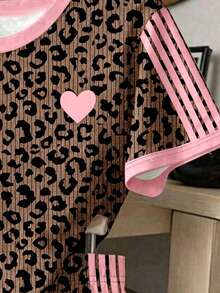 SHEIN Teen Girls' Deep Brown Leopard Print All-Over Pink Stripe Pink Heart Pattern Print Shorts Set, Casual All-Match Versatile, Suitable For Outings And Streetwear, Suitable For Spring, Summer, Autumn, Winter, All Seasons, Leopard Print And Stripe Suitable For Girls - Multicolor - View 3
