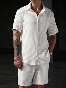 Manfinity CasualCool 男士提花紋理條紋短袖襯衫與短褲套裝 - 白色 - 查看 6