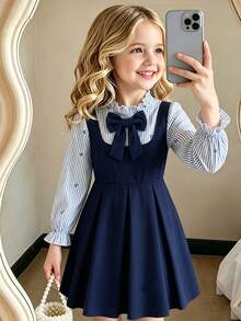 Elladie kids 少女可愛學院風 2 件套洋裝，荷葉邊條紋長袖上衣搭配海軍藍大蝴蝶結裝飾百褶吊帶裙，甜美日常校園穿搭 - 藍色 - 查看 9