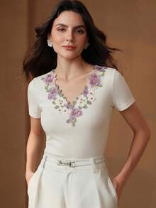 Anewsta Women's New Elegant French Romantic Floral Hollow-Out Embroidery Rhinestone V-Neck Short Sleeve Top, Summer - White - View 4