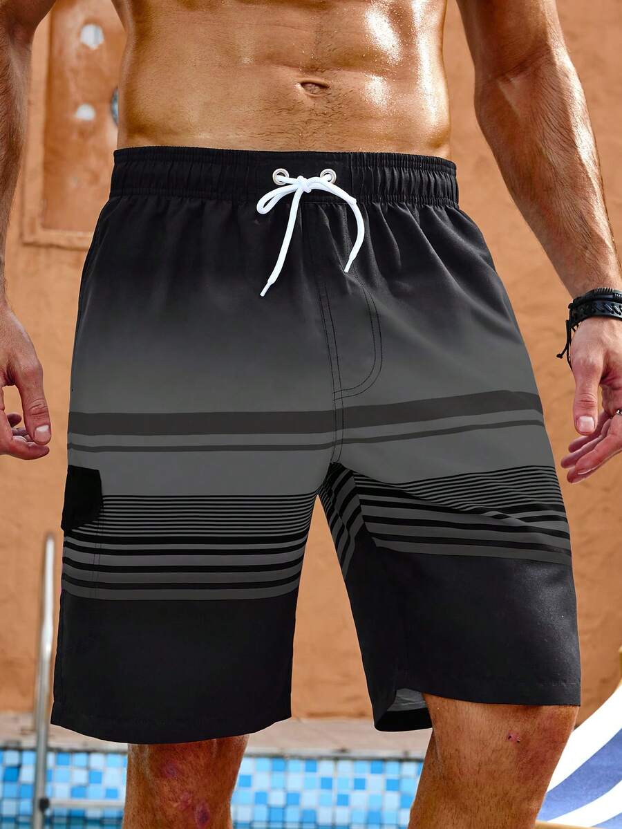 Manfinity KASUA Celana Pendek Pantai Kasual Pria Ukuran Besar Motif Garis-garis dengan Tali Serut untuk Liburan - Hitam - View 1