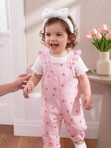 SHEIN 2 pezzi Outfit casual e alla moda per bambine, stile coreano minimalista, include: Maglietta a girocollo a costine bianca a maniche corte + Pantaloni salopette con stampa a farfalla a righe rosa in tessuto tessuto, adatto per uscite quotidiane estive, scuola, shopping, viaggi, picnic, parchi divertimento e altre occasioni - Rosa - Visualizzare 2