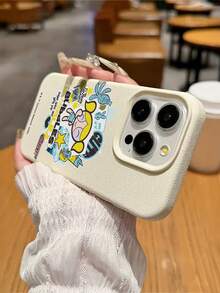 THE POWERPUFF GIRLS X SHEIN The Powerpuff Girls Bubbles 卡通貼紙拼貼圖案 星星兔子章魚麥克風音符愛心字母元素 皮革紋理白色親膚防震防摔保護手機殼，適用於 Apple iPhone 13/14/15/15Pro/16/16Pro/17Pro，熱銷日常美學保護殼 - 彩色 - 查看 5