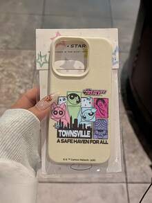 THE POWERPUFF GIRLS X SHEIN 飛天小女警全角色反派圖案 Townsville 市廣場圖案骷髏星星字母元素皮革紋白色親膚防震防摔保護手機殼，適用於 Apple iPhone 13/14/15/15Pro/16/16Pro/17Pro，熱銷日常美學保護殼 - 彩色 - 查看 7