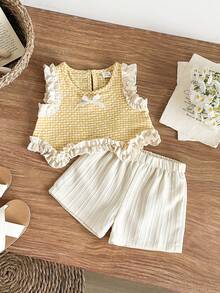 SHEIN Set Baju dan Celana Pendek Kasual untuk Bayi Perempuan Motif Kotak-kotak dengan Hiasan Pita dan Rumbai, Cocok untuk Sehari-hari - Kuning - View 4