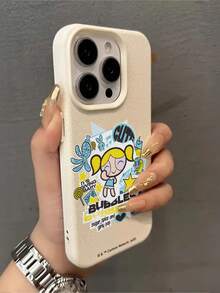 THE POWERPUFF GIRLS X SHEIN The Powerpuff Girls Bubbles 卡通貼紙拼貼圖案 星星兔子章魚麥克風音符愛心字母元素 皮革紋理白色親膚防震防摔保護手機殼，適用於 Apple iPhone 13/14/15/15Pro/16/16Pro/17Pro，熱銷日常美學保護殼 - 彩色 - 查看 4