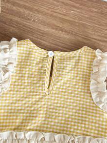 SHEIN Set Baju dan Celana Pendek Kasual untuk Bayi Perempuan Motif Kotak-kotak dengan Hiasan Pita dan Rumbai, Cocok untuk Sehari-hari - Kuning - View 9
