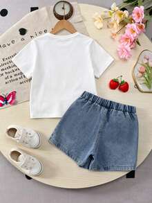 SHEIN Elladie kids 女童2件組春夏套裝，圓領針織T恤與牛仔裙褲，刺繡與撞色工藝，休閒可愛櫻桃刺繡設計，短袖短褲套裝 - 白色 - 查看 5