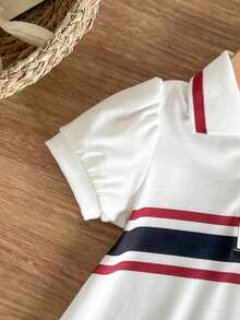 SHEIN Gaun Rajut Polo Lengan Pendek Kasual Olahraga Lucu Warna Krem Kuning untuk Bayi Perempuan Musim Panas dengan Motif Pelangi di Seluruh Permukaan dan Desain Berkerut di Bagian Bawah - MultiWarna - View 7