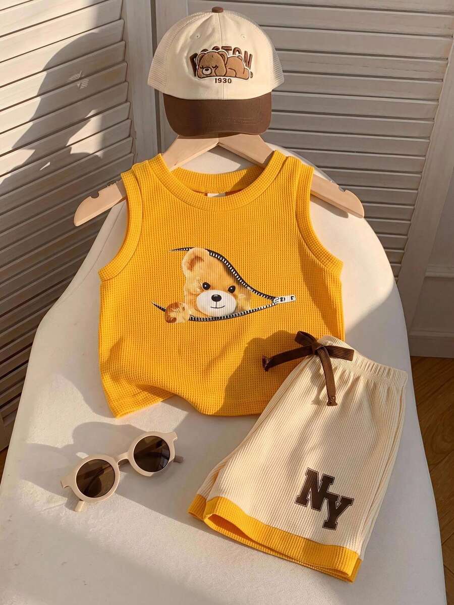 SHEIN 2件/組 嬰兒男童夏季可愛卡通熊圖案黃色背心 & 短褲套裝,熊套裝,背心套裝,夏季套裝,嬰兒套裝,可愛套裝 - 彩色 - 查看 1