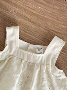 SHEIN 2-Piece Baby Girl Fashion Casual Embroidered Lace Sleeveless Top And Shorts Set Suitable For Spring And Summer, Daily Wear - Apricot - View 3