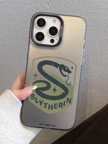 HARRY POTTER X SHEIN Funda de teléfono Harry Potter Slytherin con escudo, insignia de serpiente, letra S, elemento estrella, vitalidad, color negro, a prueba de golpes y caídas, cubierta protectora compatible con iPhone 13/14/15/15Pro/16/16Pro/17Pro, estilo de moda popular talla grande vendido - Multicolor - Ver 9