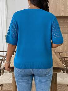 EMERY ROSE Blusas casuales de talla grande con cuello redondo, manga corta y diseño calado para salir - Azul - Ver 2