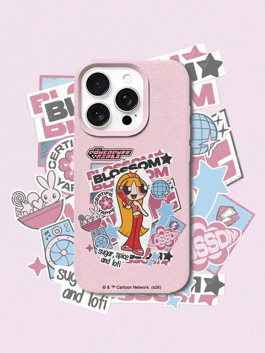 THE POWERPUFF GIRLS X SHEIN The Powerpuff Girls Blossom 卡通貼紙圖案 星花兔子迪斯可球字母元素 皮革紋理 粉色 親膚 防震防摔 保護手機殼 適用於 Apple iPhone 13/14/15/15Pro/16/16Pro/17Pro,熱銷日常美學保護殼 - 彩色 - 查看 1
