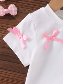 SHEIN Playful Pals 嬰兒/幼兒(女孩)白色針織短袖T恤上衣與藍色長褲蝴蝶結套裝，時尚女孩休閒蝴蝶結套裝 - 白色 - 查看 8