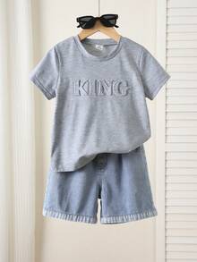 SHEIN 兒童青少年男/女童 2件組 春夏休閒時尚 3D圖案短袖T恤與牛仔短褲套裝，青少年男童夏季服裝、穿搭、街頭風、牛仔、牛仔褲、柔軟舒適 - 灰色 - 查看 7