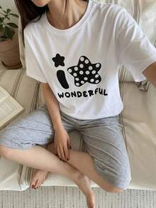 DAZY 2 Stücke/Set Damen Sommer Pyjama Set, lockeres Kurzarm T-Shirt mit englischem Grafik und einfarbige gerade Caprihose - Verschiedenfarbig - Übersicht 3