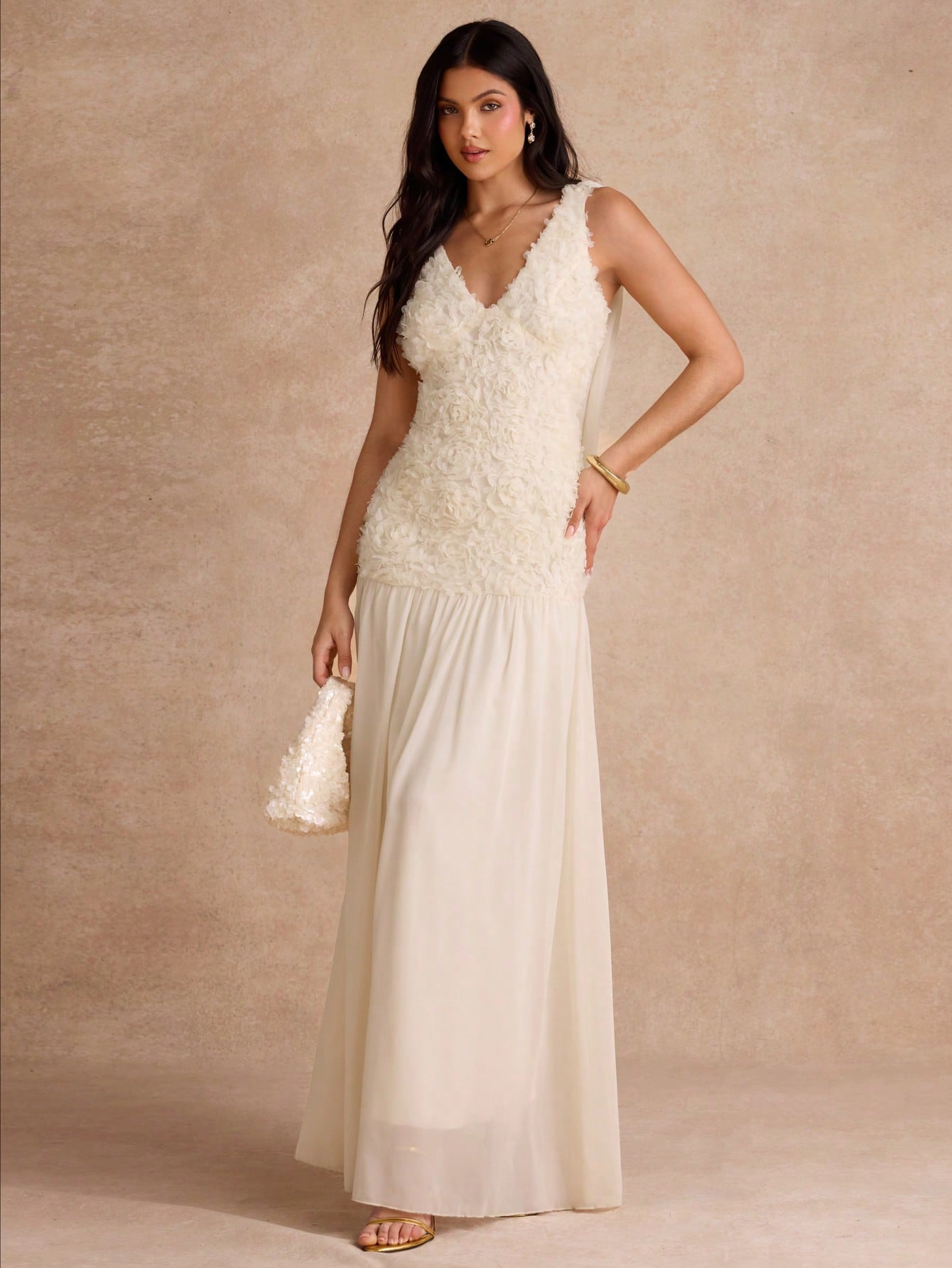 Neckline