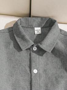 SHEIN LMoss Kids 兒童青少年男孩休閒寬鬆純色 Polo 衫與長褲 2 件套 - 灰色 - 查看 4
