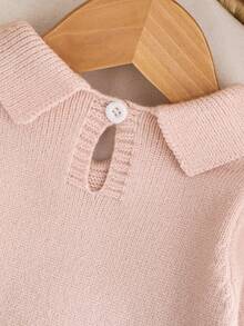 SHEIN Vintaside Kids 新生兒嬰兒針織長袖套頭領毛衣連身衣，附足套連身衣，秋/冬季，杏色淺色，百搭日常穿著，麻花繩編織設計，時尚時尚，對比粉色蝴蝶結設計，優雅大方，可愛，適合日常居家穿著 - 淺粉色 - 查看 6