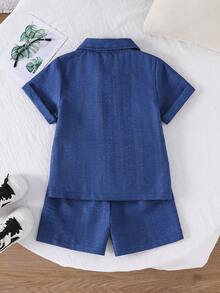 SHEIN Bộ 2 món áo sơ mi ngắn tay cổ bẻ cho bé trai, áo sơ mi và quần short dáng rộng chất liệu mềm mại, phong cách tối giản kiểu sinh viên, phù hợp mặc hàng ngày, đi học, dã ngoại, nghỉ dưỡng, du lịch, thư giãn, thích hợp cho mùa xuân và mùa hè. - Màu xanh lam - Xem 2